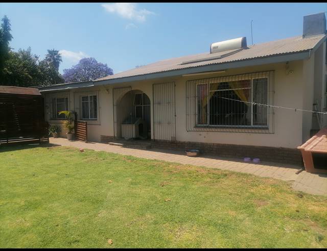 4 BEDROOM HOUSE FOR SALE IN ANNADALE
